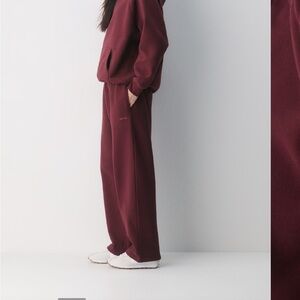 Aritzia Sumac Burgundy  XS mega
